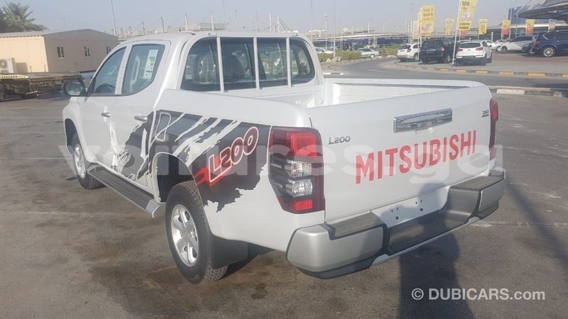 Big with watermark mitsubishi l200 estuary import dubai 7065