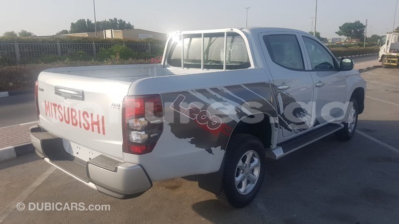 Big with watermark mitsubishi l200 estuary import dubai 7065