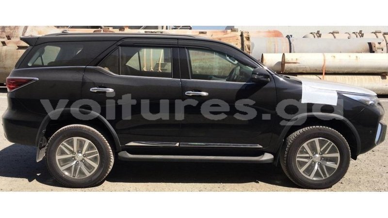 Big with watermark toyota fortuner estuary import dubai 7066