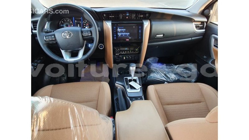 Big with watermark toyota fortuner estuary import dubai 7066