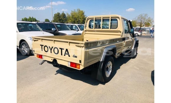 Sayi Imported Toyota Land Cruiser M Mota in Import - Dubai a estuary Sayi Imported Toyota Land Cruiser M Mota in Import - Dubai a estuary