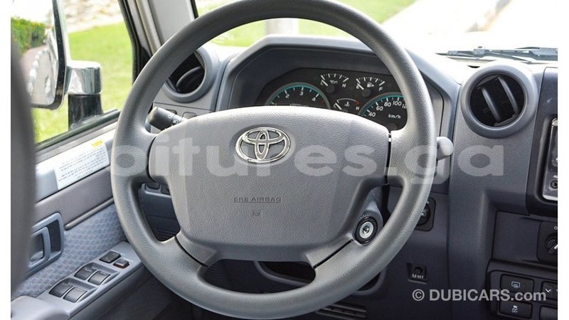 Big with watermark toyota land cruiser estuary import dubai 7068