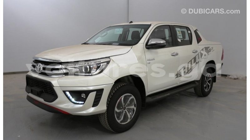 Big with watermark toyota hilux estuary import dubai 7069