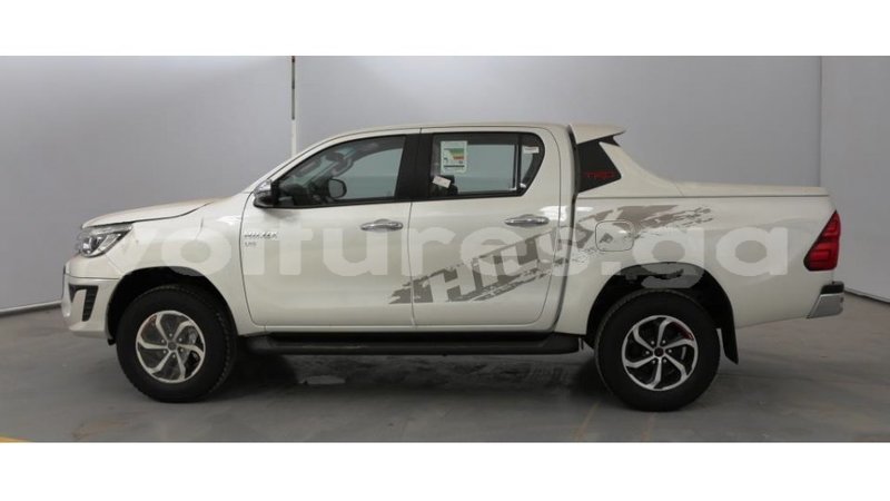 Big with watermark toyota hilux estuary import dubai 7069