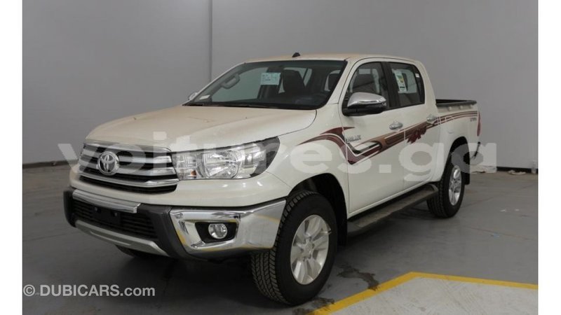 Big with watermark toyota hilux estuary import dubai 7071