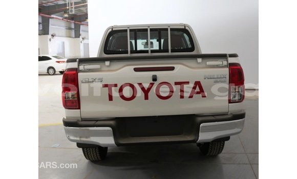 Buy Import Toyota Hilux White Car in Import - Dubai in Estuary Buy Import Toyota Hilux White Car in Import - Dubai in Estuary