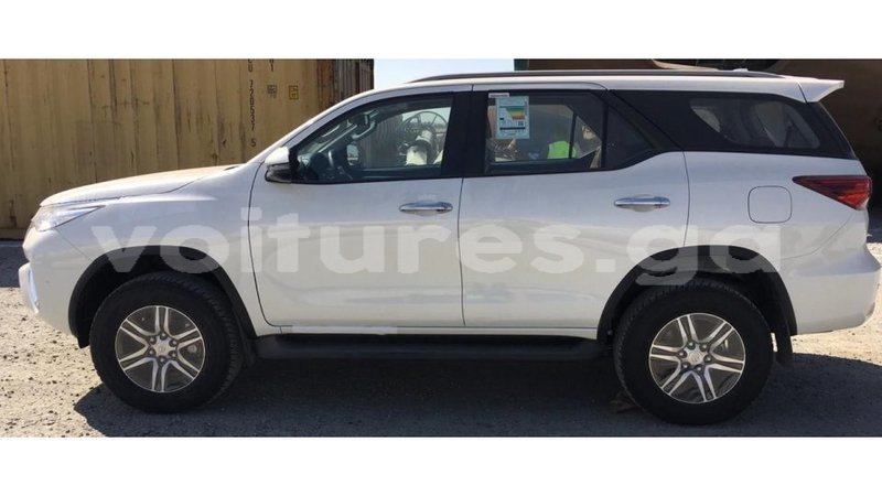 Big with watermark toyota fortuner estuary import dubai 7073