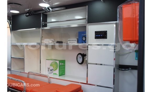 Sayi Imported Toyota Hiace White Mota in Import - Dubai a estuary Sayi Imported Toyota Hiace White Mota in Import - Dubai a estuary