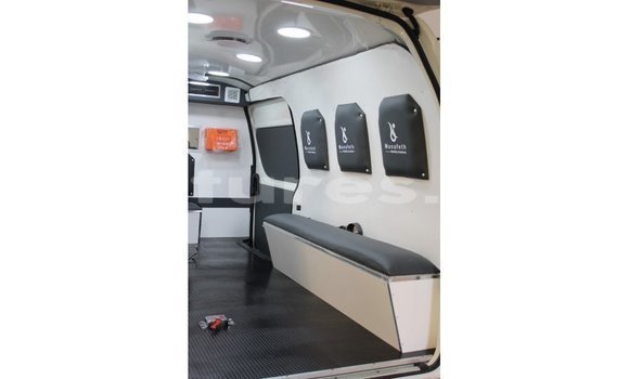 Sayi Imported Toyota Hiace White Mota in Import - Dubai a estuary Sayi Imported Toyota Hiace White Mota in Import - Dubai a estuary