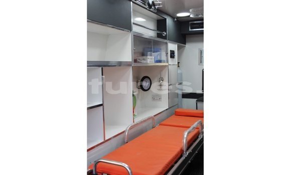 Sayi Imported Toyota Hiace White Mota in Import - Dubai a estuary Sayi Imported Toyota Hiace White Mota in Import - Dubai a estuary