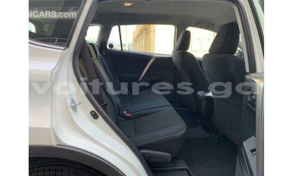 Acheter Import Utilitaire Toyota HiAce Blanc à Import - Dubai, Estuaire Acheter Import Utilitaire Toyota HiAce Blanc à Import - Dubai, Estuaire