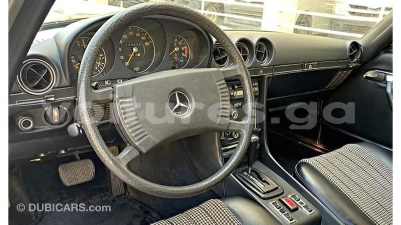 Big with watermark mercedes benz 190 estuary import dubai 7083