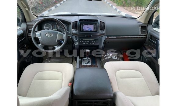 Acheter Import Voiture Toyota Land Cruiser Blanc à Import - Dubai, Estuaire Acheter Import Voiture Toyota Land Cruiser Blanc à Import - Dubai, Estuaire