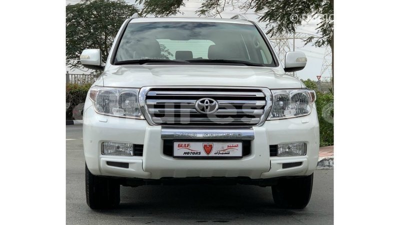 Big with watermark toyota land cruiser estuary import dubai 7086