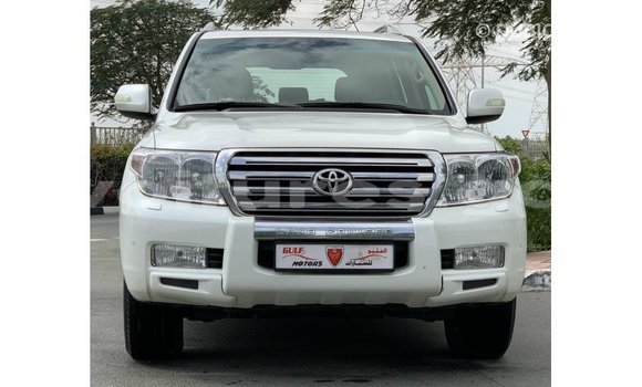Acheter Import Voiture Toyota Land Cruiser Blanc à Import - Dubai, Estuaire Acheter Import Voiture Toyota Land Cruiser Blanc à Import - Dubai, Estuaire