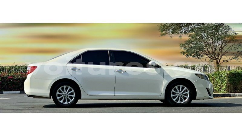 Big with watermark toyota camry estuary import dubai 7087