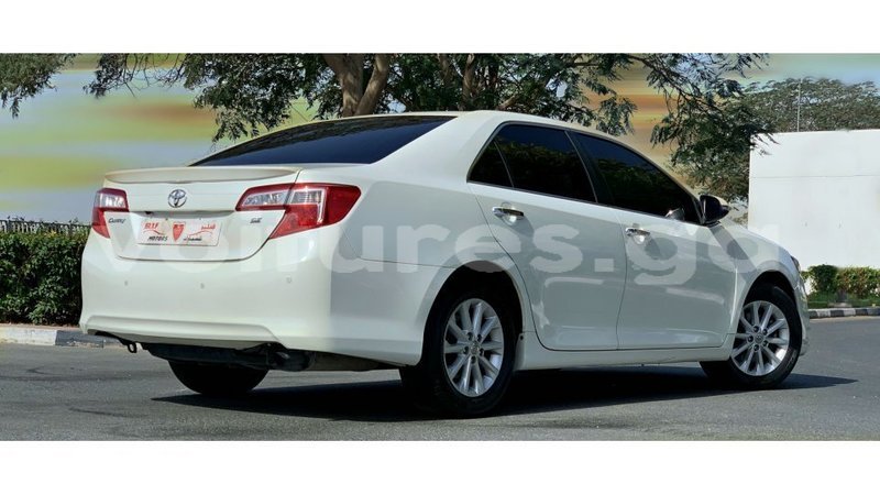 Big with watermark toyota camry estuary import dubai 7087