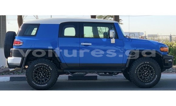 Acheter Import Voiture Toyota FJ Cruiser Bleu à Import - Dubai, Estuaire Acheter Import Voiture Toyota FJ Cruiser Bleu à Import - Dubai, Estuaire