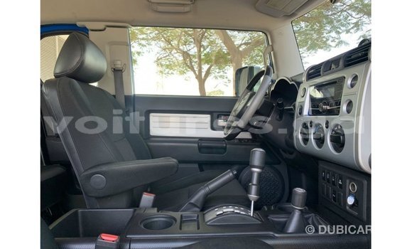 Acheter Import Voiture Toyota FJ Cruiser Bleu à Import - Dubai, Estuaire Acheter Import Voiture Toyota FJ Cruiser Bleu à Import - Dubai, Estuaire