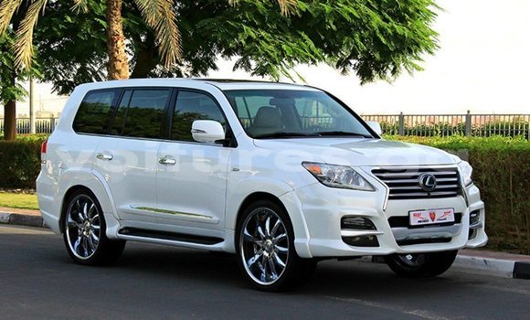 Acheter Import Voiture Lexus LX Blanc à Import - Dubai, Estuaire Acheter Import Voiture Lexus LX Blanc à Import - Dubai, Estuaire