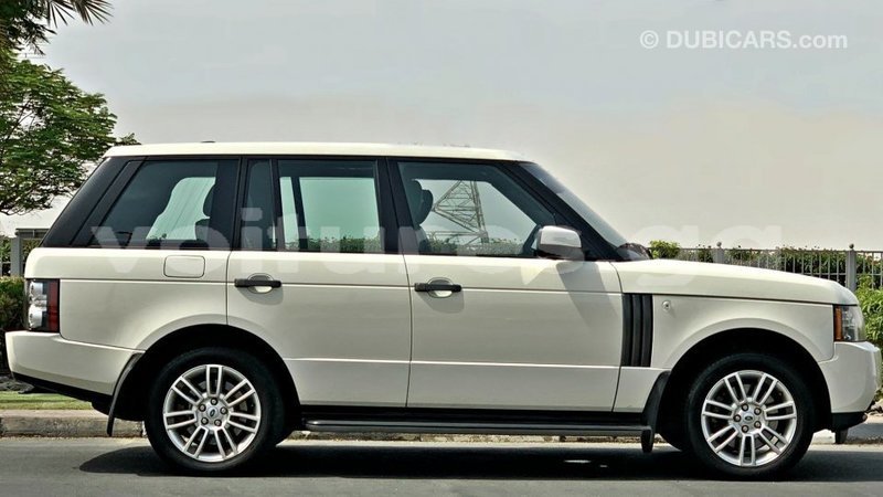 Big with watermark land rover range rover estuary import dubai 7092