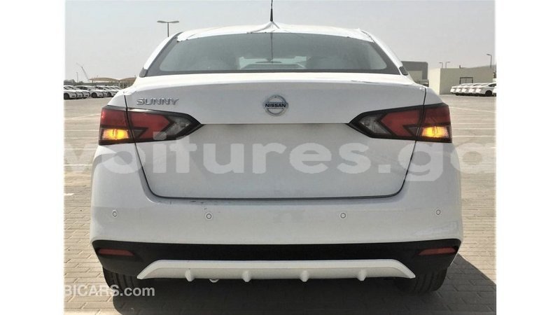 Big with watermark nissan sunny estuary import dubai 7096