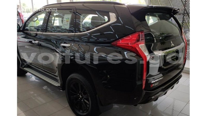 Big with watermark mitsubishi montero estuary import dubai 7097