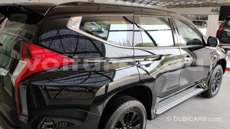 Big with watermark mitsubishi montero estuary import dubai 7097