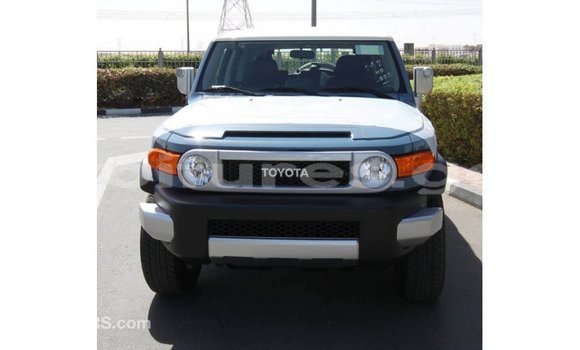 Acheter Import Voiture Toyota FJ Cruiser Bleu à Import - Dubai, Estuaire Acheter Import Voiture Toyota FJ Cruiser Bleu à Import - Dubai, Estuaire