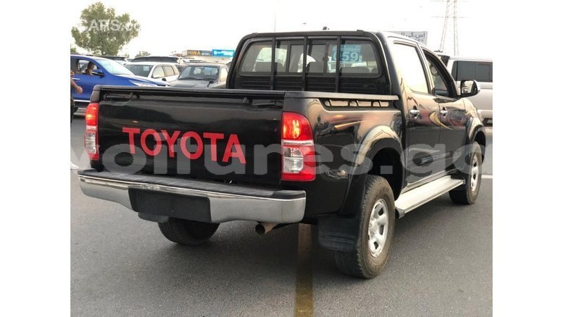 Big with watermark toyota hilux estuary import dubai 7100