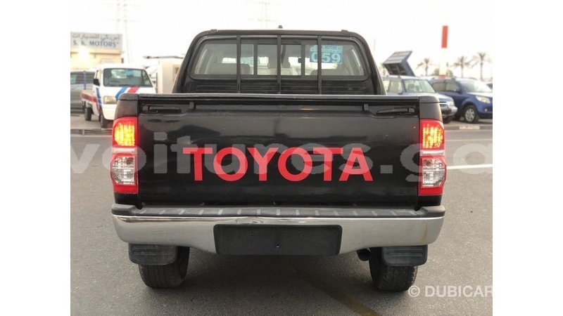 Big with watermark toyota hilux estuary import dubai 7100