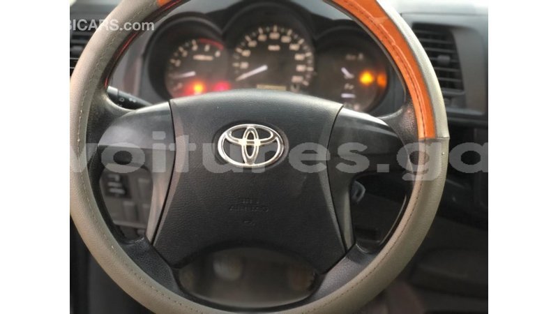 Big with watermark toyota hilux estuary import dubai 7100