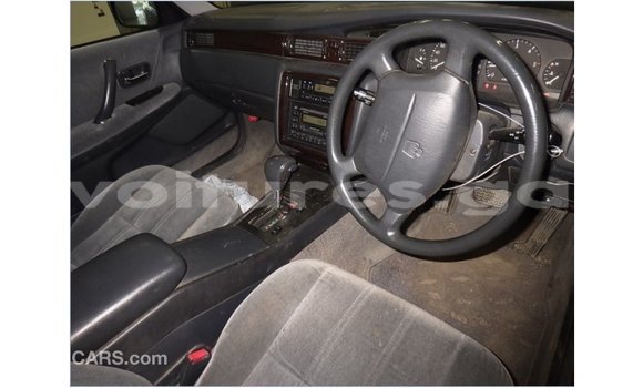 Acheter Import Voiture Toyota Crown Bleu à Import - Dubai, Estuaire Acheter Import Voiture Toyota Crown Bleu à Import - Dubai, Estuaire