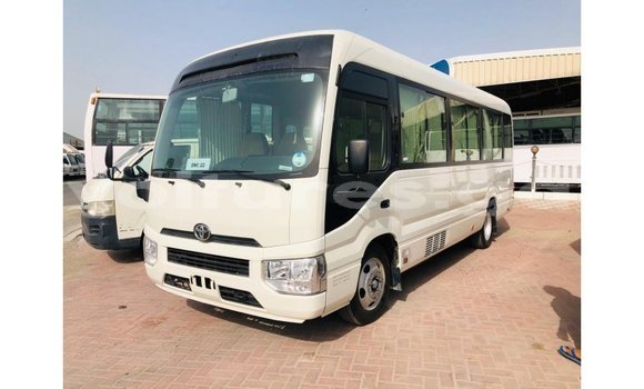 Acheter Import Voiture Toyota Coaster Blanc à Import - Dubai, Estuaire