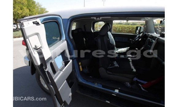 Acheter Import Voiture Toyota FJ Cruiser Bleu à Import - Dubai, Estuaire Acheter Import Voiture Toyota FJ Cruiser Bleu à Import - Dubai, Estuaire