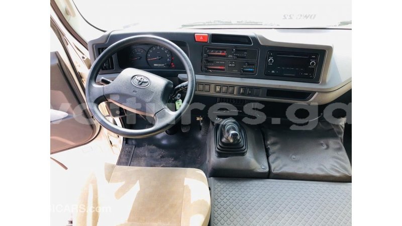 Big with watermark toyota coaster estuary import dubai 7105