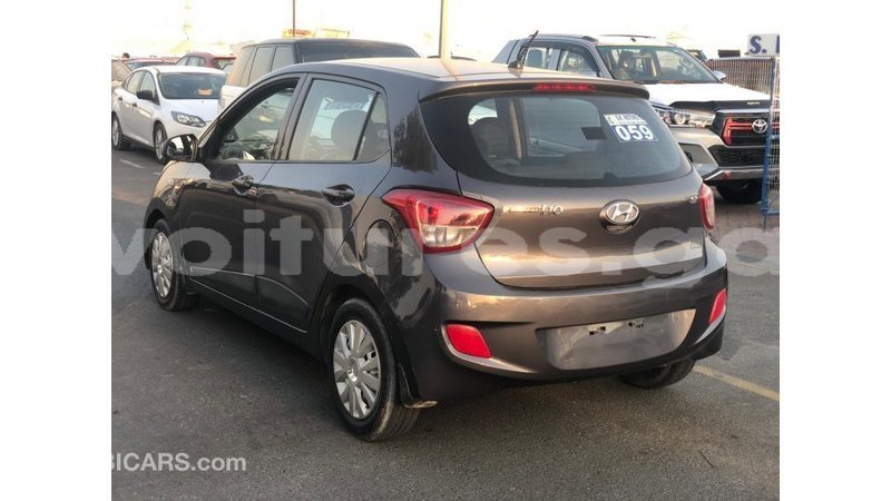 Big with watermark hyundai i10 estuary import dubai 7107