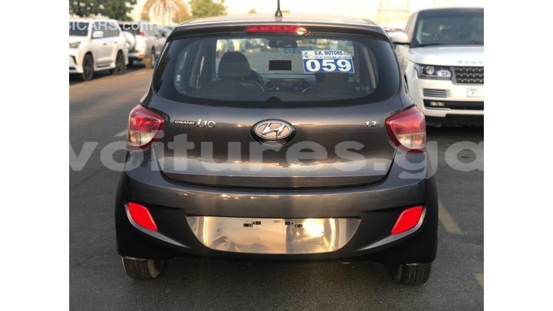 Big with watermark hyundai i10 estuary import dubai 7107