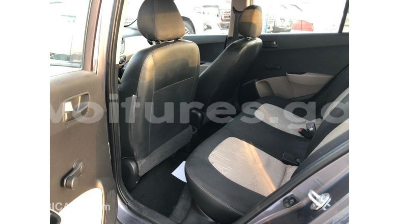 Big with watermark hyundai i10 estuary import dubai 7107