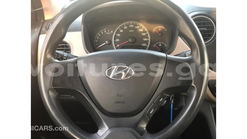 Big with watermark hyundai i10 estuary import dubai 7107