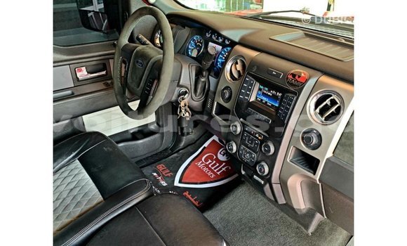 Acheter Import Voiture Ford Club Wagon Rouge à Import - Dubai, Estuaire Acheter Import Voiture Ford Club Wagon Rouge à Import - Dubai, Estuaire