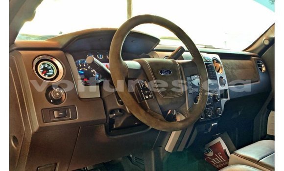 Acheter Import Voiture Ford Club Wagon Rouge à Import - Dubai, Estuaire Acheter Import Voiture Ford Club Wagon Rouge à Import - Dubai, Estuaire