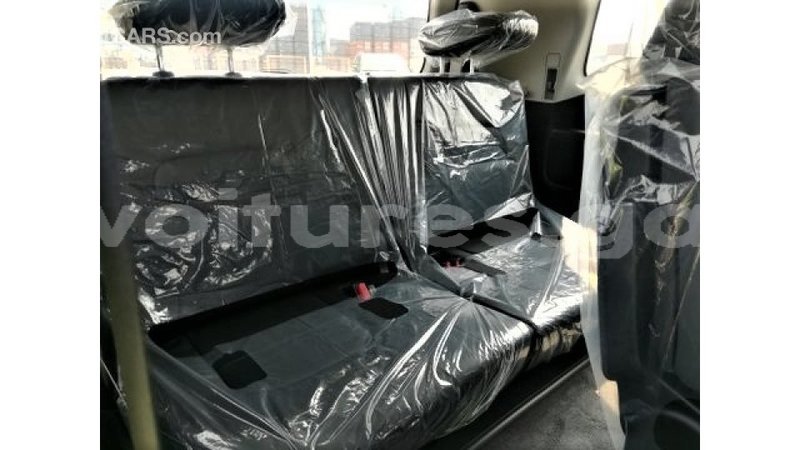 Big with watermark toyota land cruiser estuary import dubai 7110