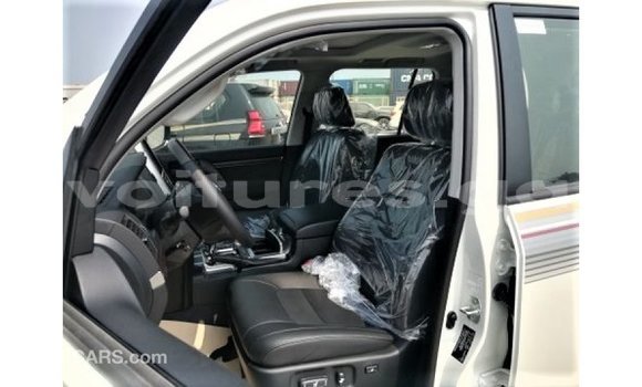 Acheter Import Voiture Toyota Land Cruiser Blanc à Import - Dubai, Estuaire Acheter Import Voiture Toyota Land Cruiser Blanc à Import - Dubai, Estuaire