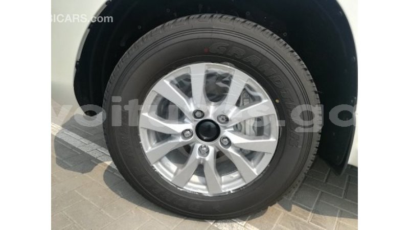 Big with watermark toyota land cruiser estuary import dubai 7110