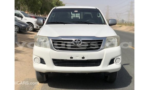 Sayi Imported Toyota Hilux White Mota in Import - Dubai a estuary Sayi Imported Toyota Hilux White Mota in Import - Dubai a estuary