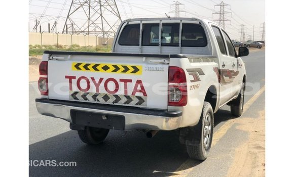 Sayi Imported Toyota Hilux White Mota in Import - Dubai a estuary Sayi Imported Toyota Hilux White Mota in Import - Dubai a estuary