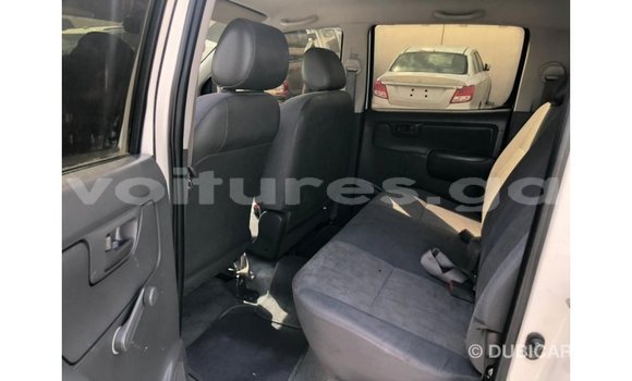 Sayi Imported Toyota Hilux White Mota in Import - Dubai a estuary Sayi Imported Toyota Hilux White Mota in Import - Dubai a estuary