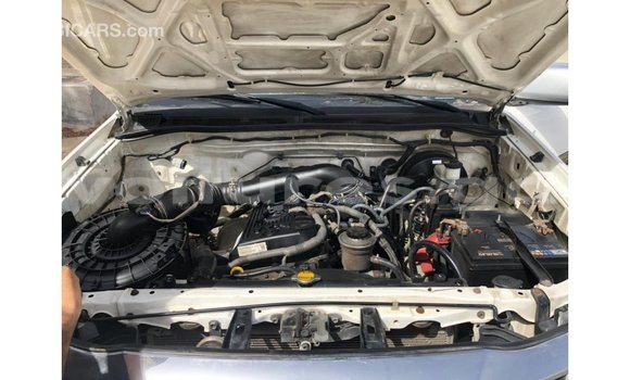 Sayi Imported Toyota Hilux White Mota in Import - Dubai a estuary Sayi Imported Toyota Hilux White Mota in Import - Dubai a estuary