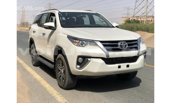 Sayi Imported Toyota Fortuner White Mota in Import - Dubai a estuary Sayi Imported Toyota Fortuner White Mota in Import - Dubai a estuary